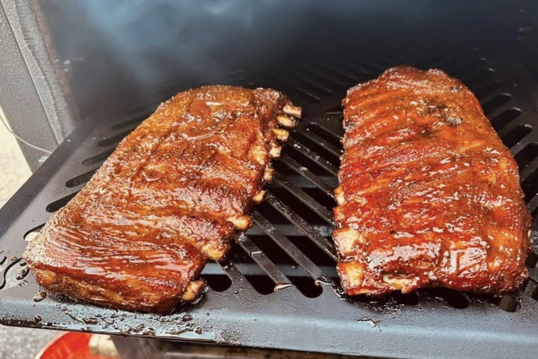 Smoked ribs off the Old Line pit